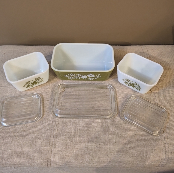 3 Small Vintage Pyrex Glass Containers with Lids - Picture 7 of 12